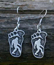 Load image into Gallery viewer, Bigfoot Forrest Earrings
